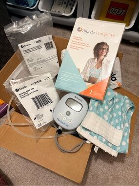 💖 Hands free Breast-pump Mya Joy Plus w/ pumping bra + carseat cover blanket new